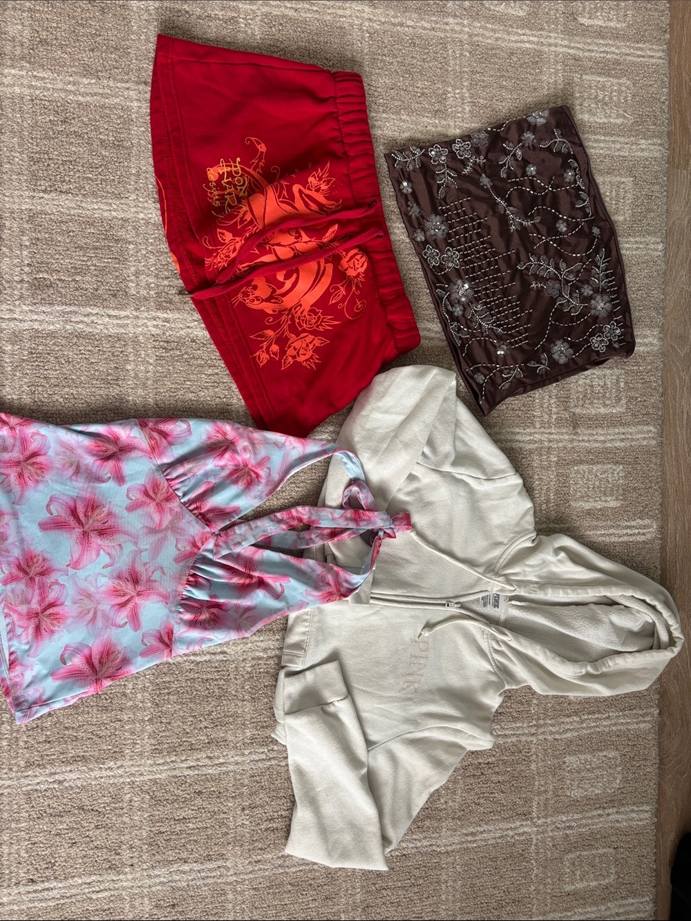 Variety of women’s clothing (Large and XL)
